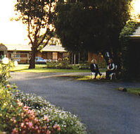 Colonial Village Motel - Accommodation in Surfers Paradise