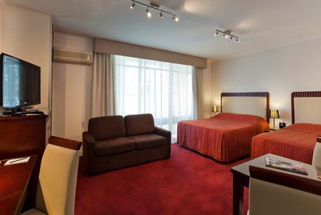 Best Western Ensenada Motor Inn And Suites - Accommodation in Surfers Paradise 1