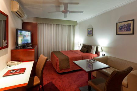 Best Western Ensenada Motor Inn And Suites - Accommodation in Surfers Paradise 4