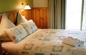 Golden Heritage Motor Inn - Accommodation in Surfers Paradise 2