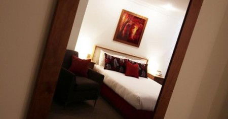 Townhouse Hotel - Accommodation in Surfers Paradise 1
