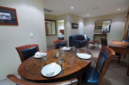 Abington ACT Accommodation in Surfers Paradise