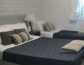 Kerry Court - Accommodation in Surfers Paradise 2