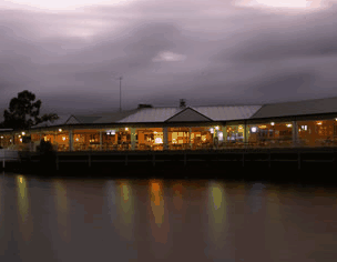 Waterfront Hotel - Accommodation in Surfers Paradise 0
