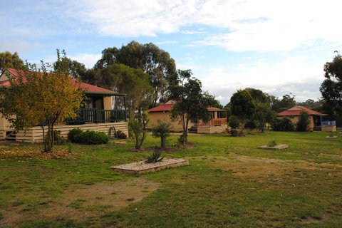 Lakes Entrance Country Cottages - Accommodation in Surfers Paradise 0