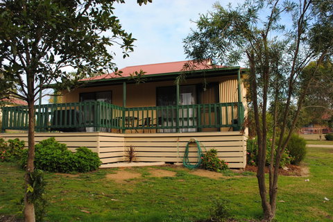 Lakes Entrance Country Cottages - Accommodation in Surfers Paradise 2