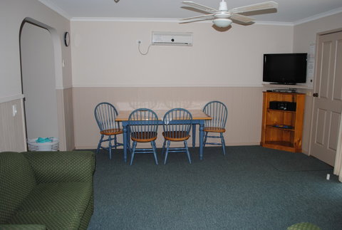Lakes Entrance Country Cottages - Accommodation in Surfers Paradise 5