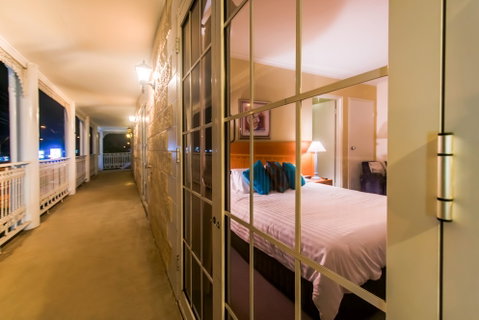 White Lace Motor Inn - Accommodation in Surfers Paradise 3