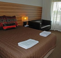 Red Cedars Motel - Accommodation in Surfers Paradise