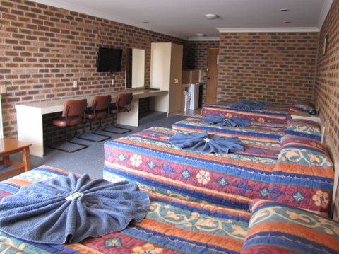 The Big Trout Motor Inn - Accommodation in Surfers Paradise 1