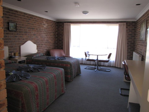 The Big Trout Motor Inn - Accommodation in Surfers Paradise 2