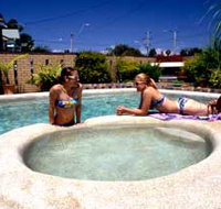 Mackay Motor Inn - Accommodation in Surfers Paradise