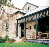 Water Bay Villa Bed and Breakfast - Accommodation in Surfers Paradise