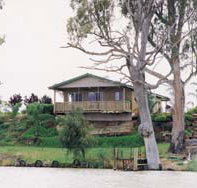 Mundic Grove Cottage - Accommodation in Surfers Paradise