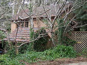 Crafers Cottages - Cherrytree Cottage - Accommodation in Surfers Paradise 0