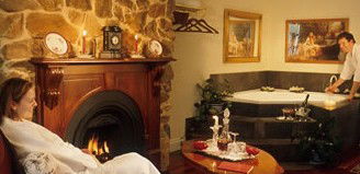 Paringa House B&B Stone Cottages - Accommodation in Surfers Paradise 1