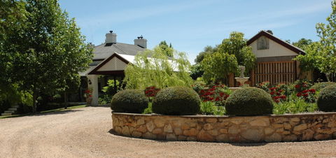 Paringa House B&B Stone Cottages - Accommodation in Surfers Paradise 3