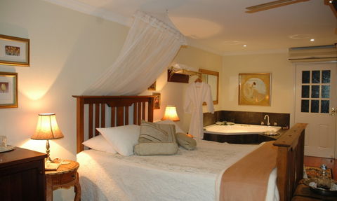 Paringa House B&B Stone Cottages - Accommodation in Surfers Paradise 4