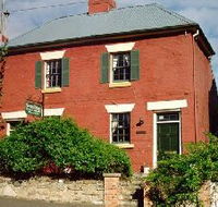 Warwick Cottages - Accommodation in Surfers Paradise