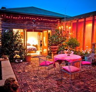 At Eleven La Petite Maison - Accommodation in Surfers Paradise