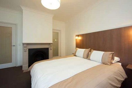 Newdegate House - Accommodation in Surfers Paradise 1