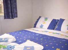 Sheffield Cabins - Accommodation in Surfers Paradise 1