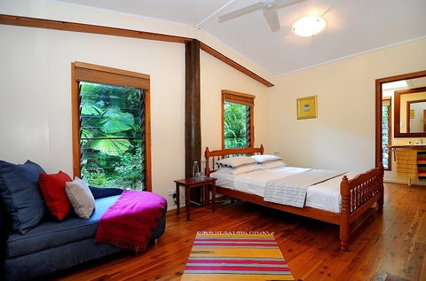 Cow Bay Homestay Bed And Breakfast - Accommodation in Surfers Paradise 4
