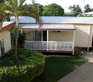 Ashs Holiday Units And Cafe - Accommodation in Surfers Paradise 1