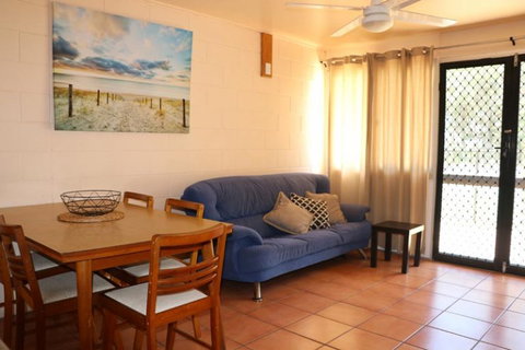 Pippies Beachhouse - Accommodation in Surfers Paradise 1