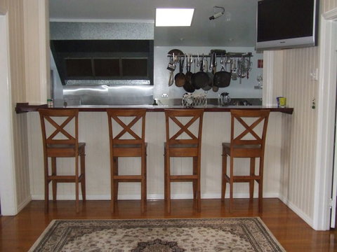 Kin Kin Manor - Accommodation in Surfers Paradise 0