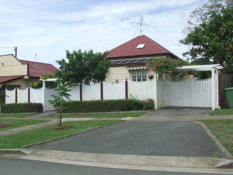 Kin Kin Manor - Accommodation in Surfers Paradise 3