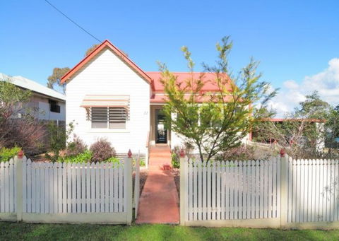 Diamond Cottages - Accommodation in Surfers Paradise 0