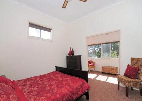 Diamond Cottages - Accommodation in Surfers Paradise 1