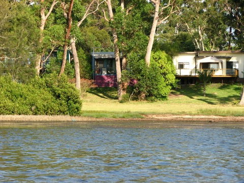 South Coast Holiday Cottages - Accommodation in Surfers Paradise 1