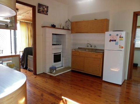 South Coast Holiday Cottages - Accommodation in Surfers Paradise 2