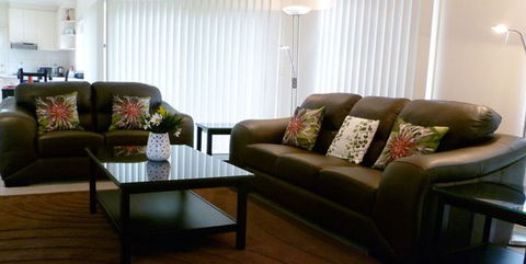 517 On Sherrard - Accommodation in Surfers Paradise 3