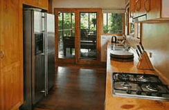 Mavis's Kitchen And Cabins - Accommodation in Surfers Paradise 3