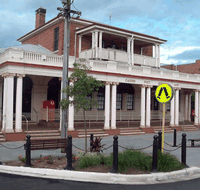 Squatters Homestead Motel - Accommodation in Surfers Paradise