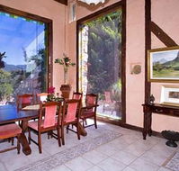 Castle On The Hill Bed and Breakfast - Accommodation in Surfers Paradise