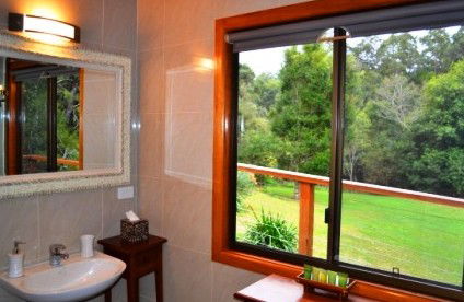 A Waterfall Hideout-Rainforest Cabin For Couples - Accommodation in Surfers Paradise 1