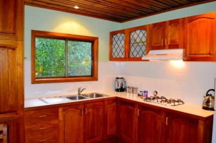 A Waterfall Hideout-Rainforest Cabin For Couples - Accommodation in Surfers Paradise 2