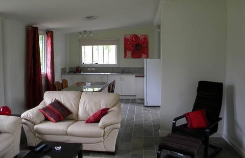 Calurla Chalets And Cottages - Accommodation in Surfers Paradise 4