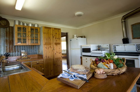 Yaraandoo Lakeside Retreat - Accommodation in Surfers Paradise 5