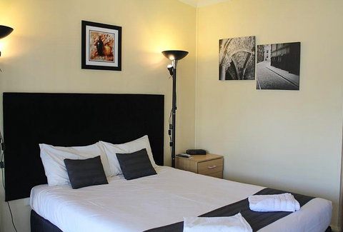 Taree Highway Motor Inn - Accommodation in Surfers Paradise 0