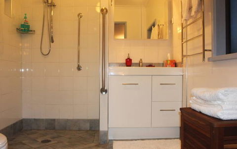 Clyde Cottage - Accommodation in Surfers Paradise 3