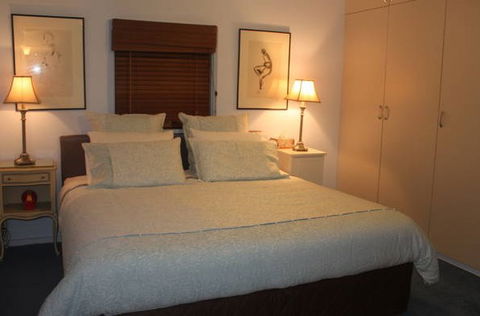Clyde Cottage - Accommodation in Surfers Paradise 4