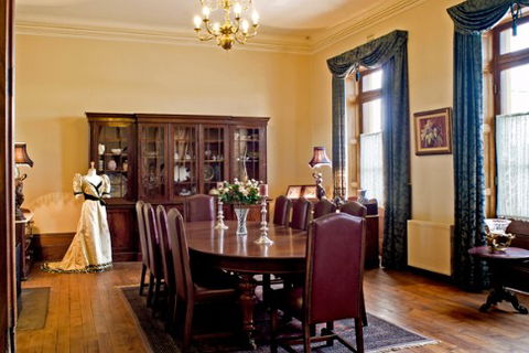 Mandelson's Of Goulburn - Accommodation in Surfers Paradise 4
