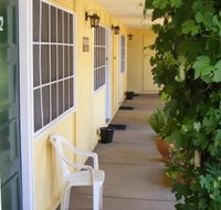 Bradman Motor Inn - Accommodation in Surfers Paradise