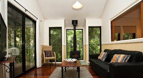 Cedar Creek Lodges At Thunderbird Park - Accommodation in Surfers Paradise 1