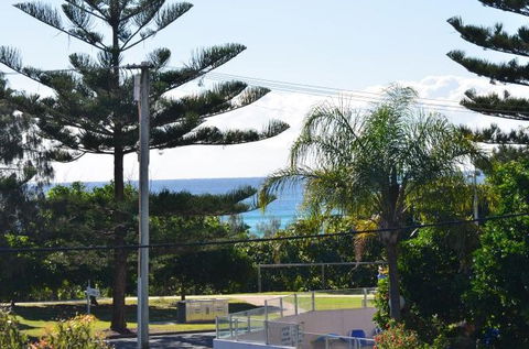 La Costa Motel - Accommodation in Surfers Paradise 3